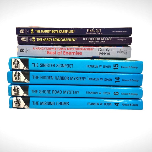 Lot Of 7 Hardy Boys by Franklin Dixon, 4 Hardback, 3 Paperback. - Picture 2 of 3